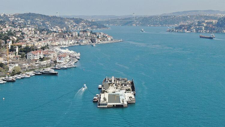 İstanbul Boğazı Turkuaz Rengi ile büyüledi
