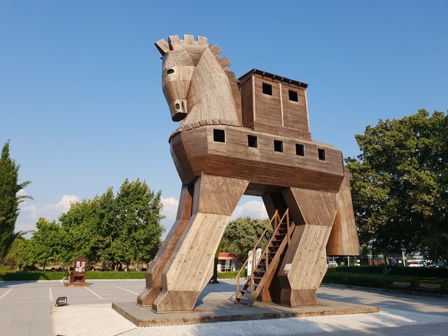 Troya Antik Kenti ve Truva Atı